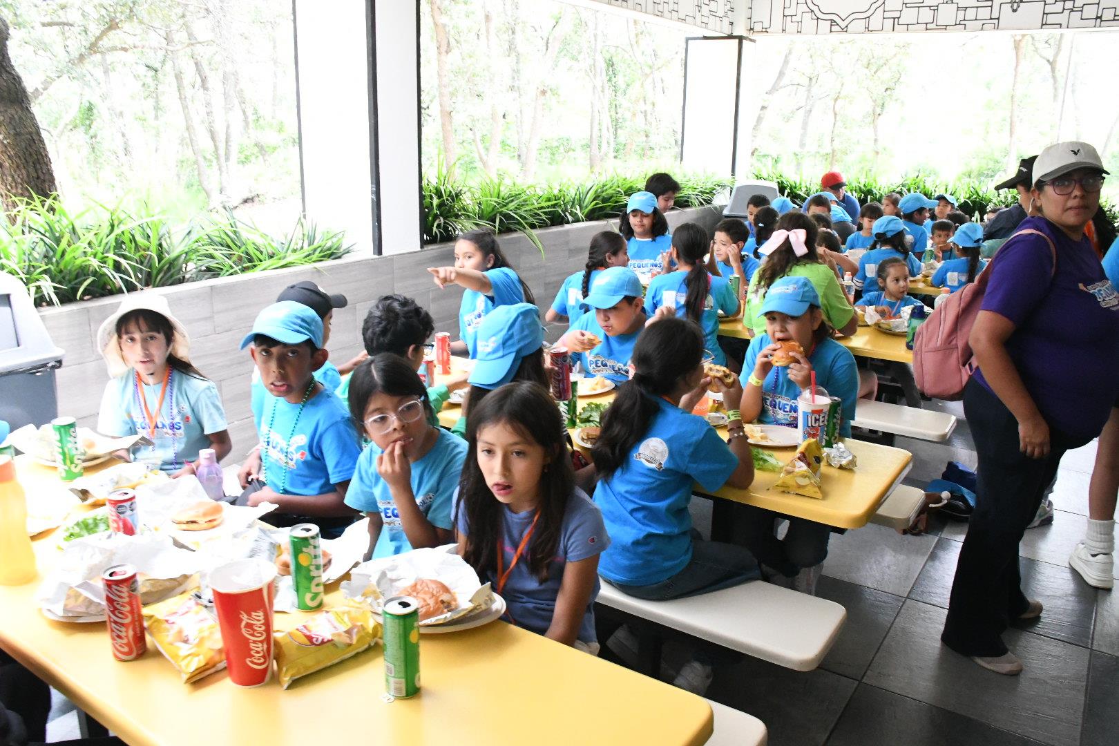 Curso de Verano 2026, Visita a Six Flags México